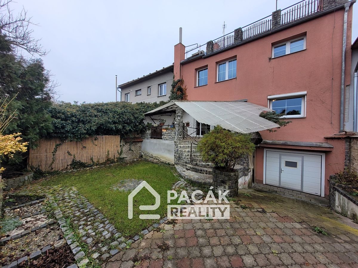 Pronájem rodinného domu 250 m², pozemek 424 m²