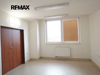 Pronájem komerčního prostoru, 407 m² (3 z 25)