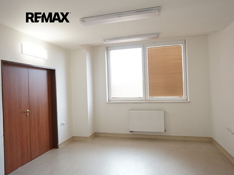 Pronájem komerčního prostoru, 407 m² (3 z 25)