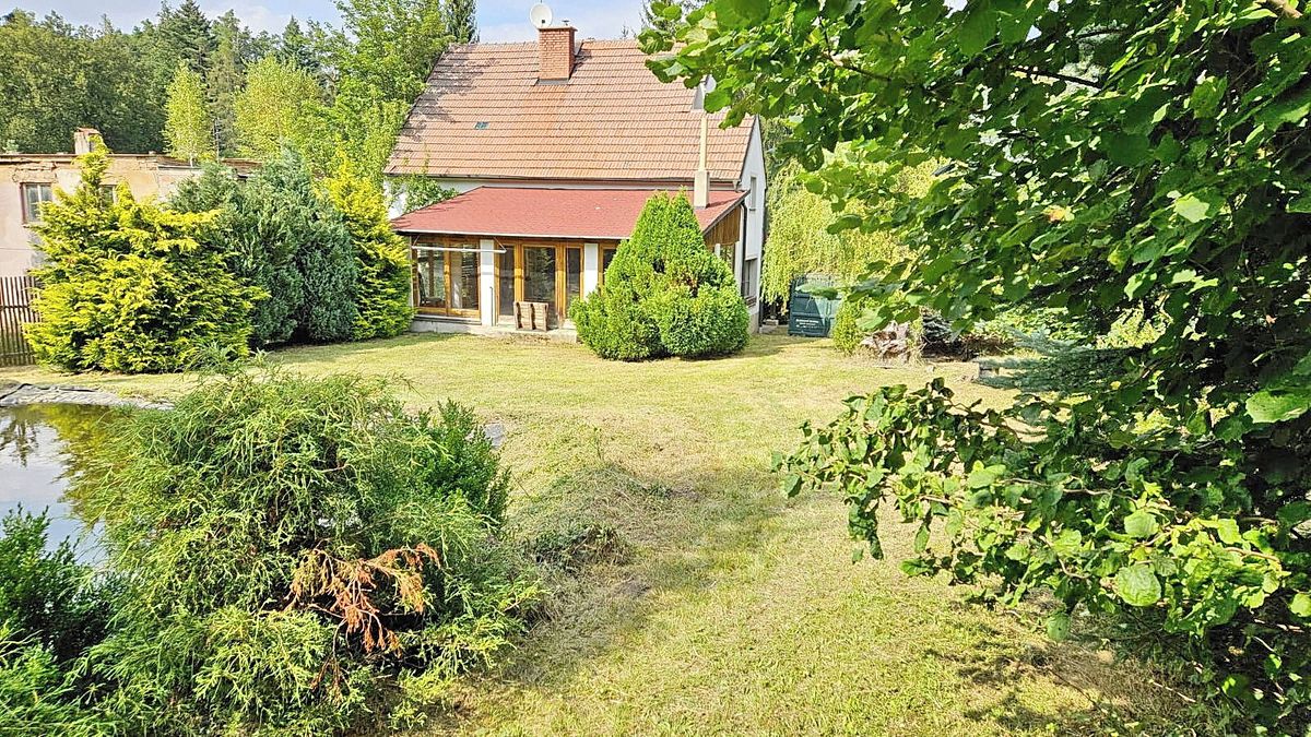 Prodej rodinného domu 185 m², pozemek 2047 m² – fotografie 2