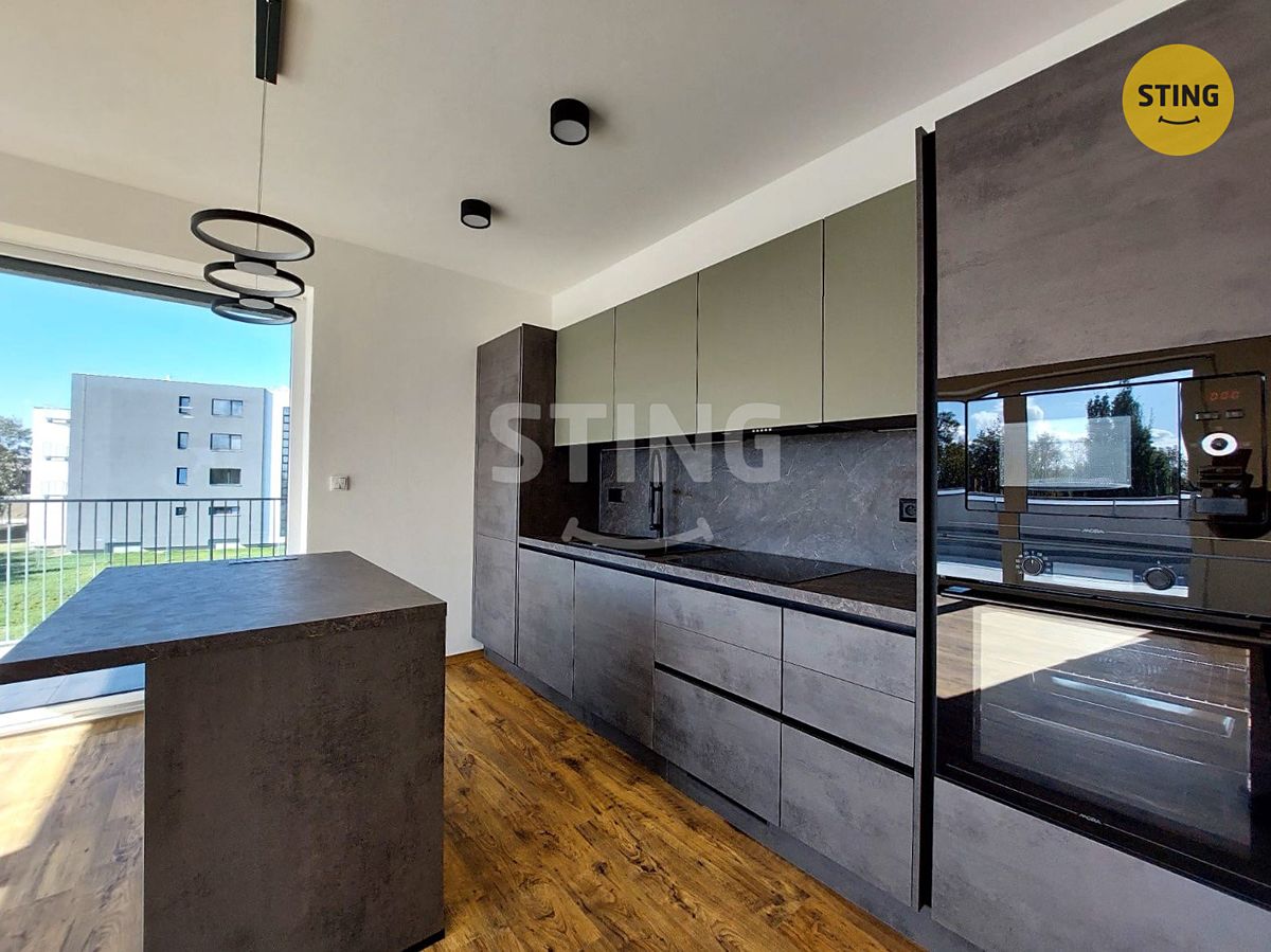 Pronájem bytu 2+kk 91 m² – fotografie 2