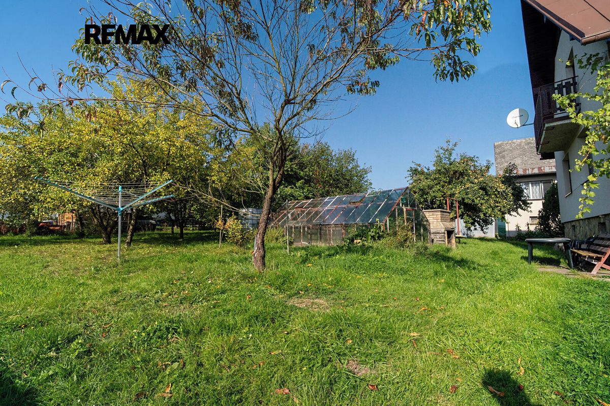 Prodej vícegeneračního domu 212 m², pozemek 691 m² – fotografie 3