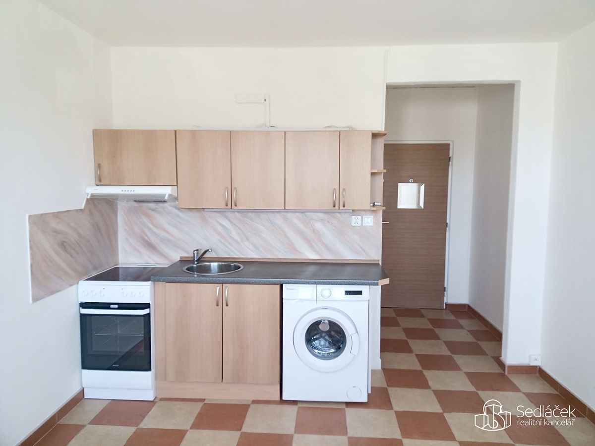 Pronájem bytu 1+1 38 m² – fotografie 2