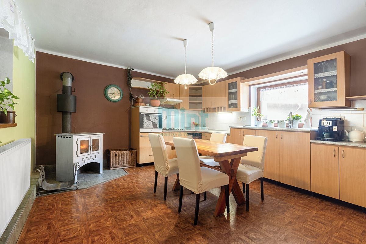 Prodej rodinného domu 73 m², pozemek 283 m² – fotografie 2