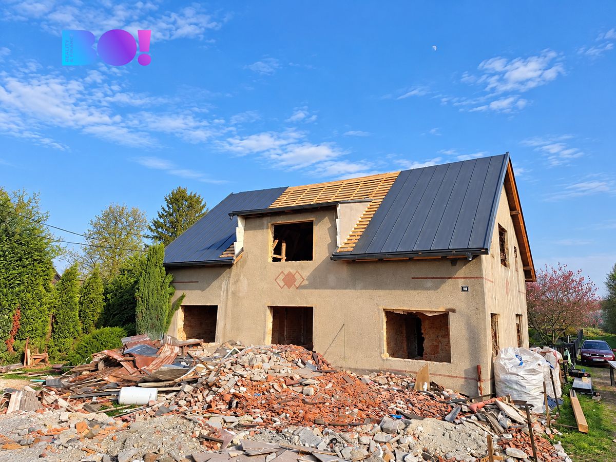 Prodej rodinného domu 210 m², pozemek 163 m² – fotografie 2