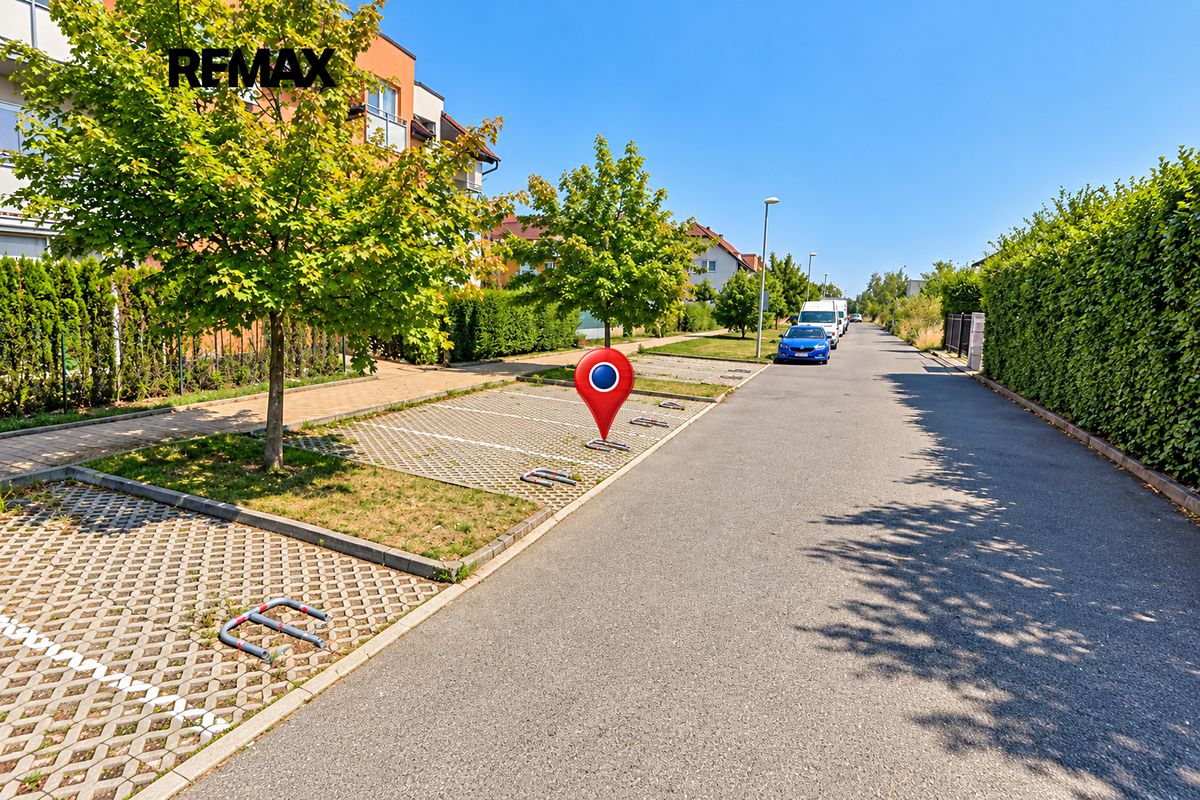 Pronájem garážového stání 12 m² – fotografie 3