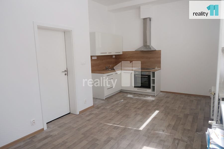 Pronájem bytu 1+kk 32 m² – fotografie 2