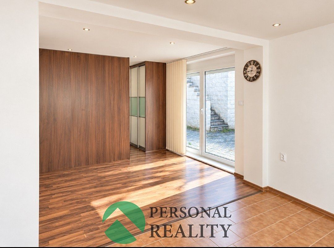 Pronájem vícegeneračního domu 166 m², pozemek 709 m² – fotografie 5