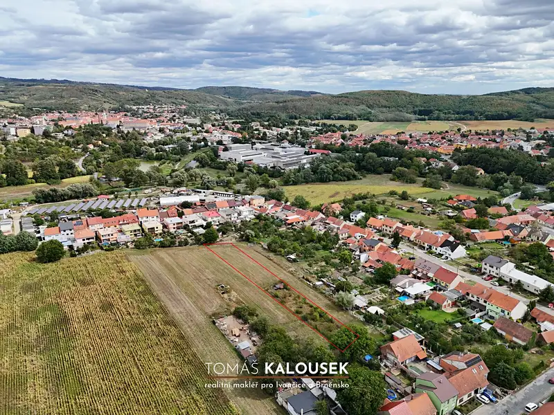 Prodej stavebního pozemku 1473 m², Ivančice – náhled fotky 3