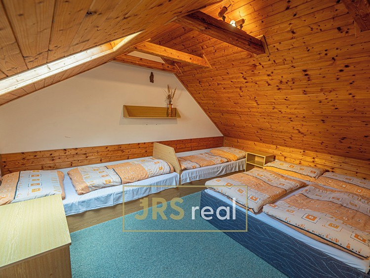Нерухомість на продаж, 206 м² (12 з 21)