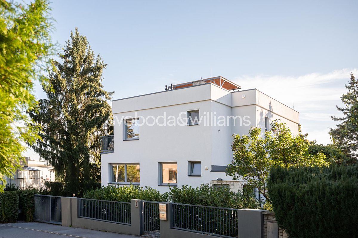 Prodej rodinného domu 304 m², pozemek 747 m² – fotografie 5