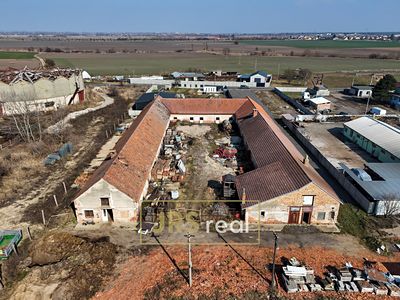Prodej komerčního pozemku 4293 m²