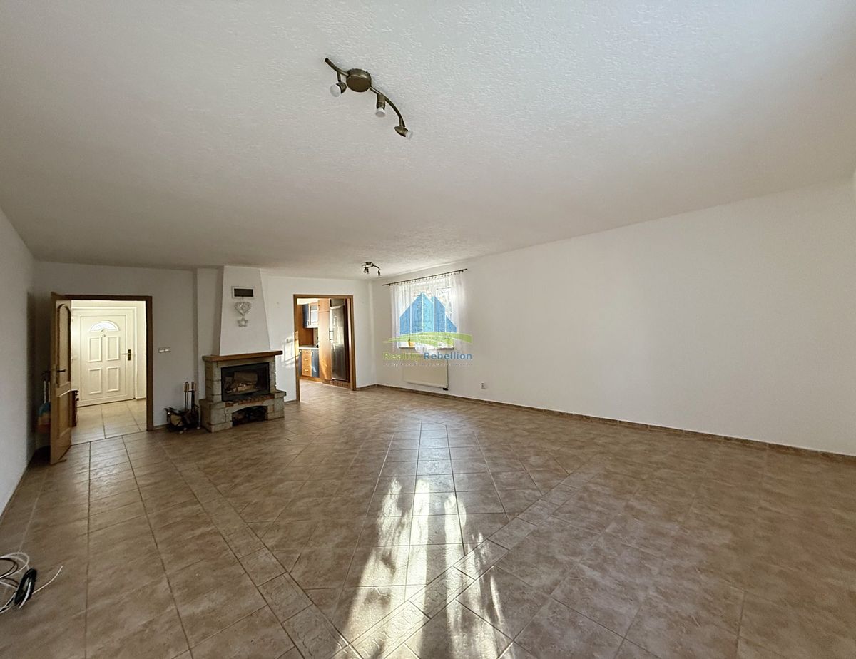 Prodej rodinného domu 174 m², pozemek 912 m² – fotografie 5