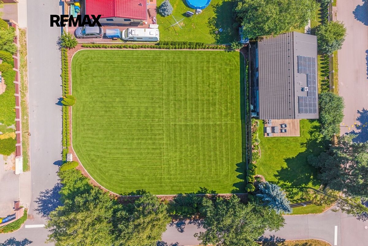 Prodej stavebního pozemku 1009 m² – fotografie 3