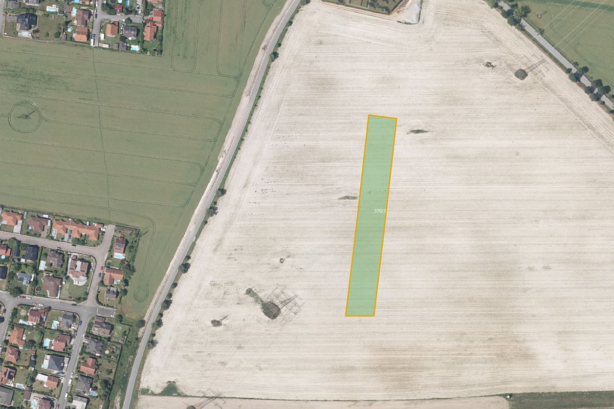 Prodej pole 5817 m², Zvole – fotka 1 z 3