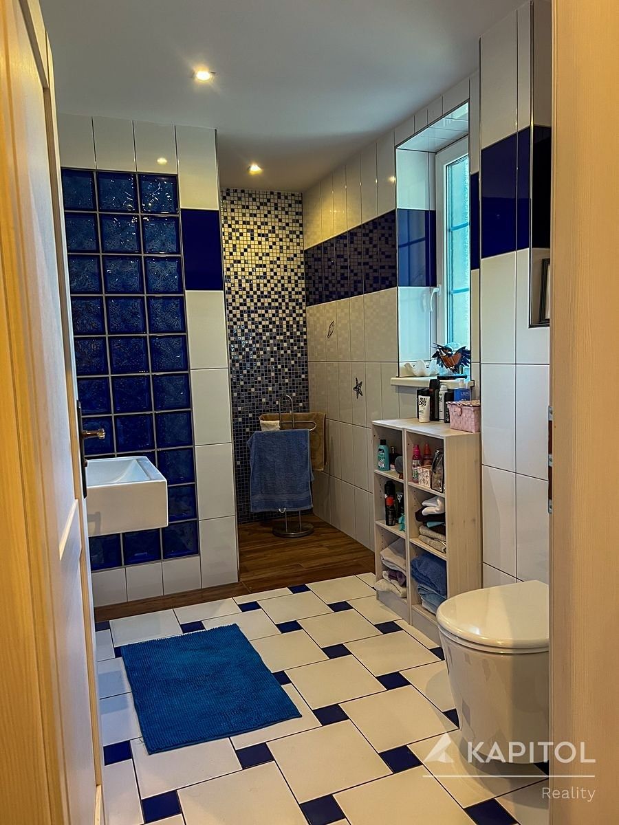 Prodej rodinného domu 206 m², pozemek 815 m² – fotografie 5