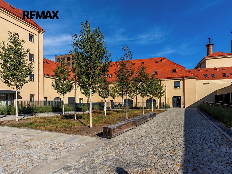 Pronájem bytu 2+kk, 62 m² (1 z 20)