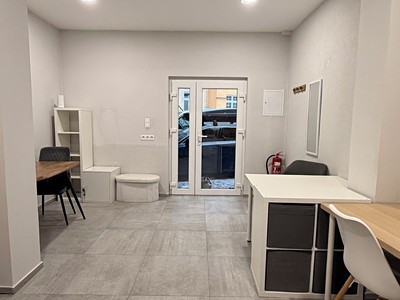 Pronájem komerčního prostoru, 25 m² (2 z 13)