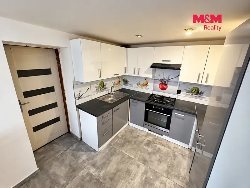 Prodej rodinného domu 165 m², pozemek 466 m², Božice – náhled fotky 2