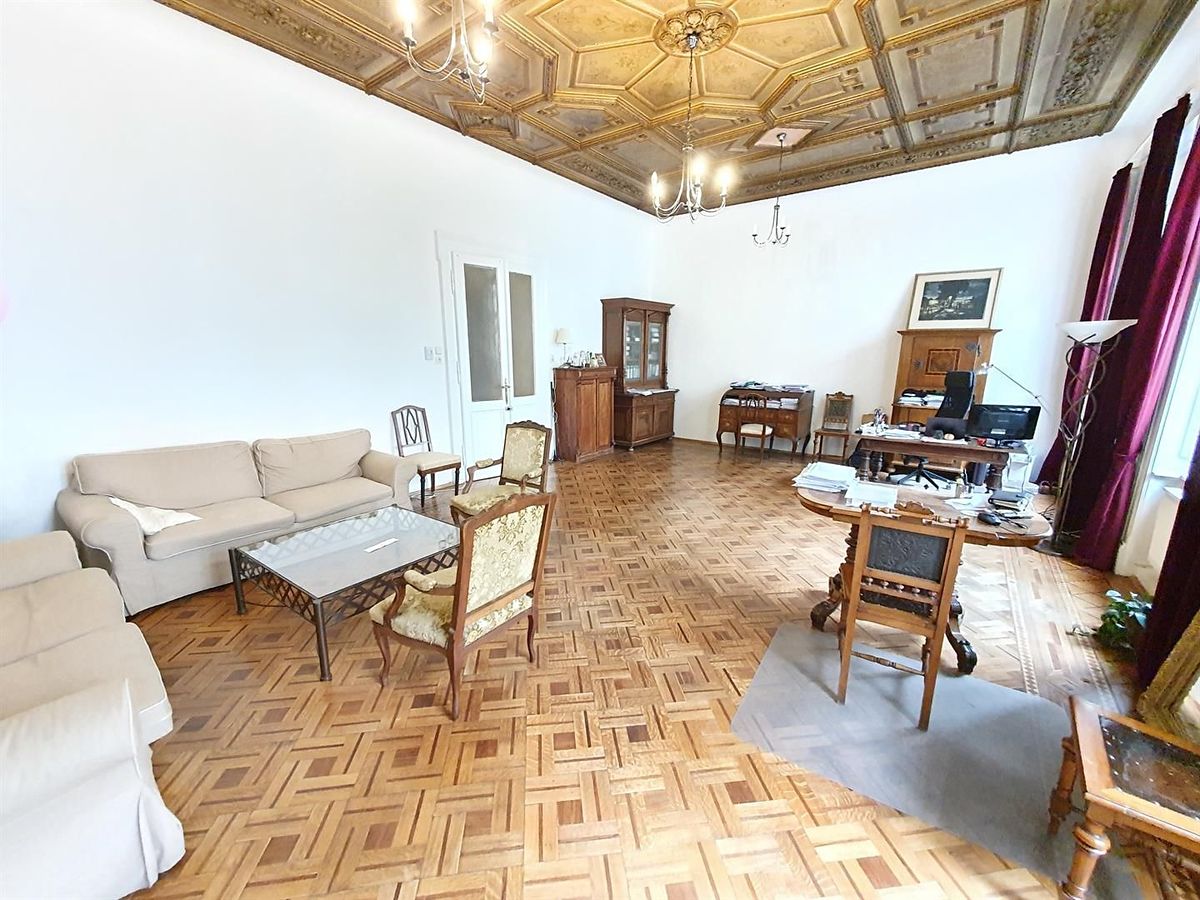 Pronájem bytu 5+1 207 m² – fotografie 3
