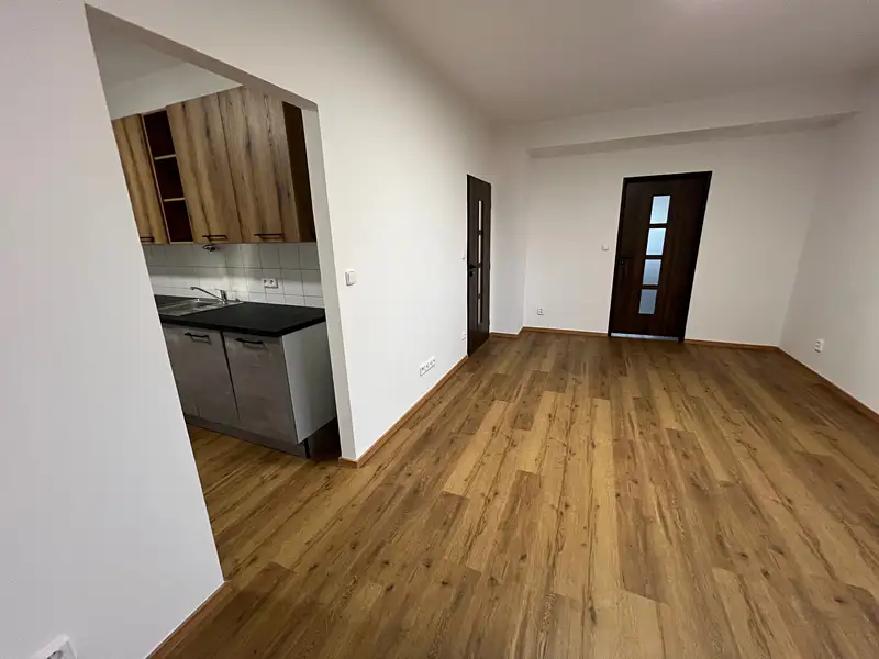 Pronájem bytu 2+1 52 m², Chrudim – náhled fotky 3