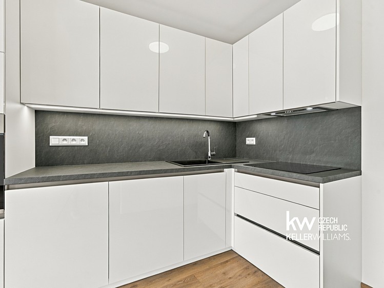 Pronájem bytu 3+kk, 90 m² (37 z 47)