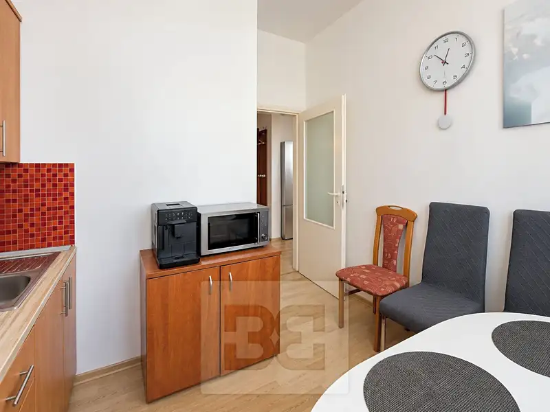 Pronájem bytu 2+1 56 m², Praha – náhled fotky 2