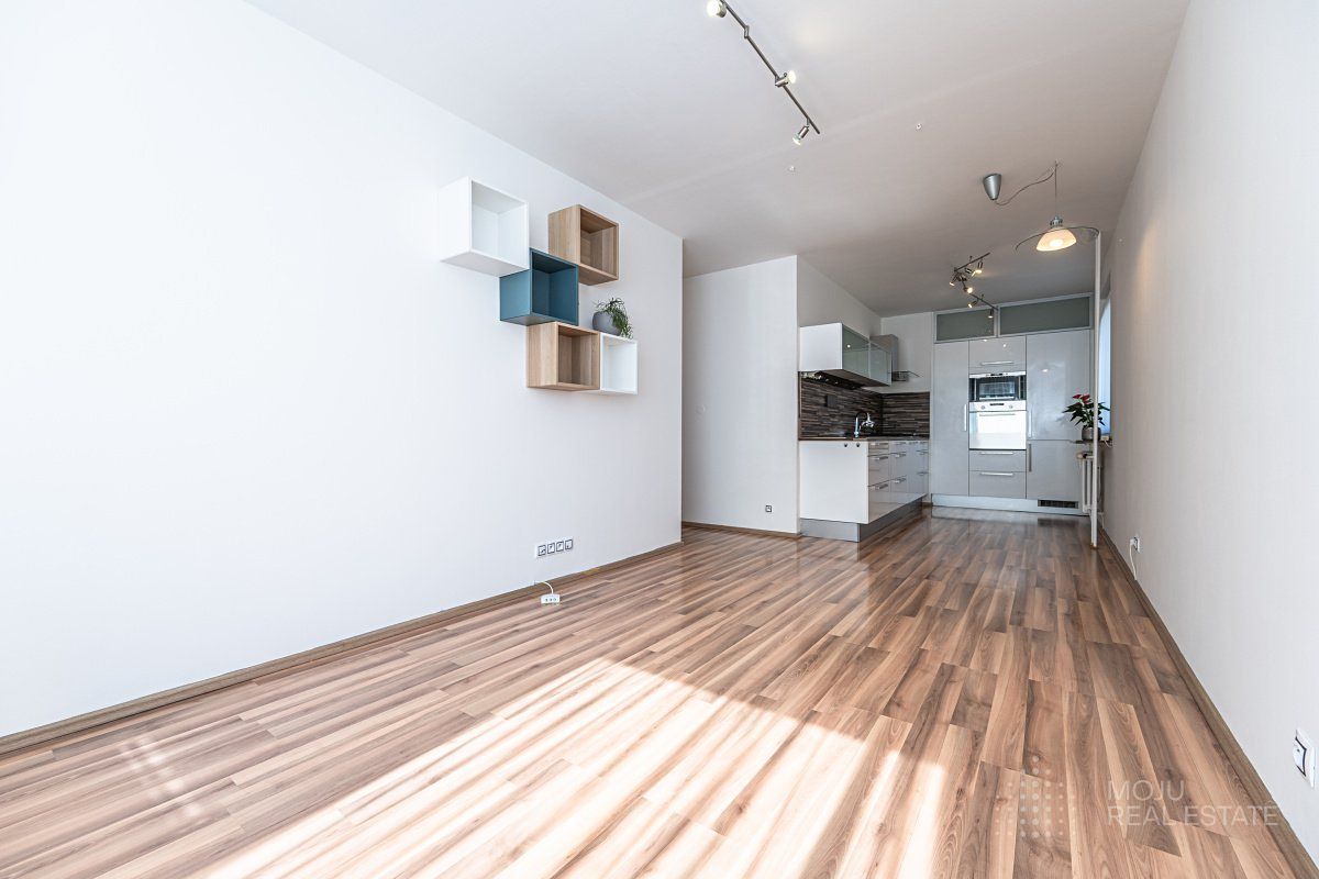 Pronájem bytu 2+kk 49 m² – fotografie 3