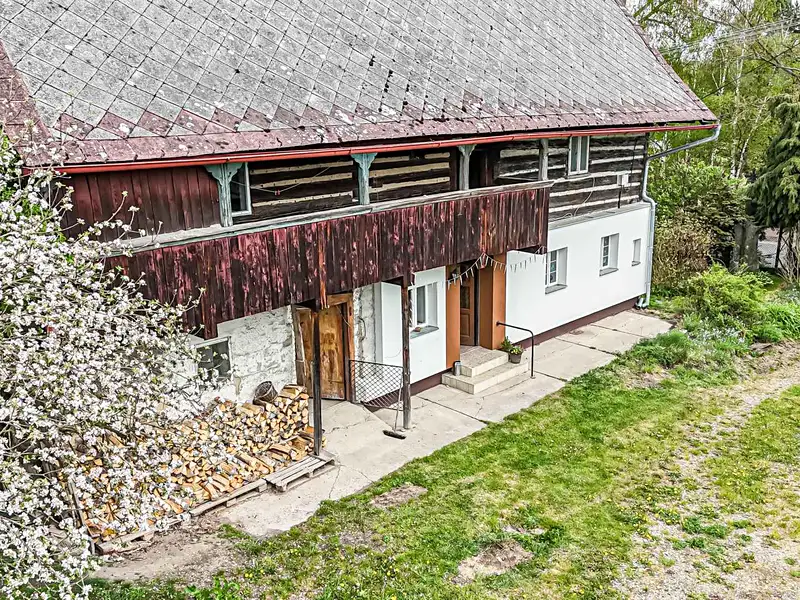 Prodej rodinného domu 200 m², pozemek 691 m², Zákupy – náhled fotky 1