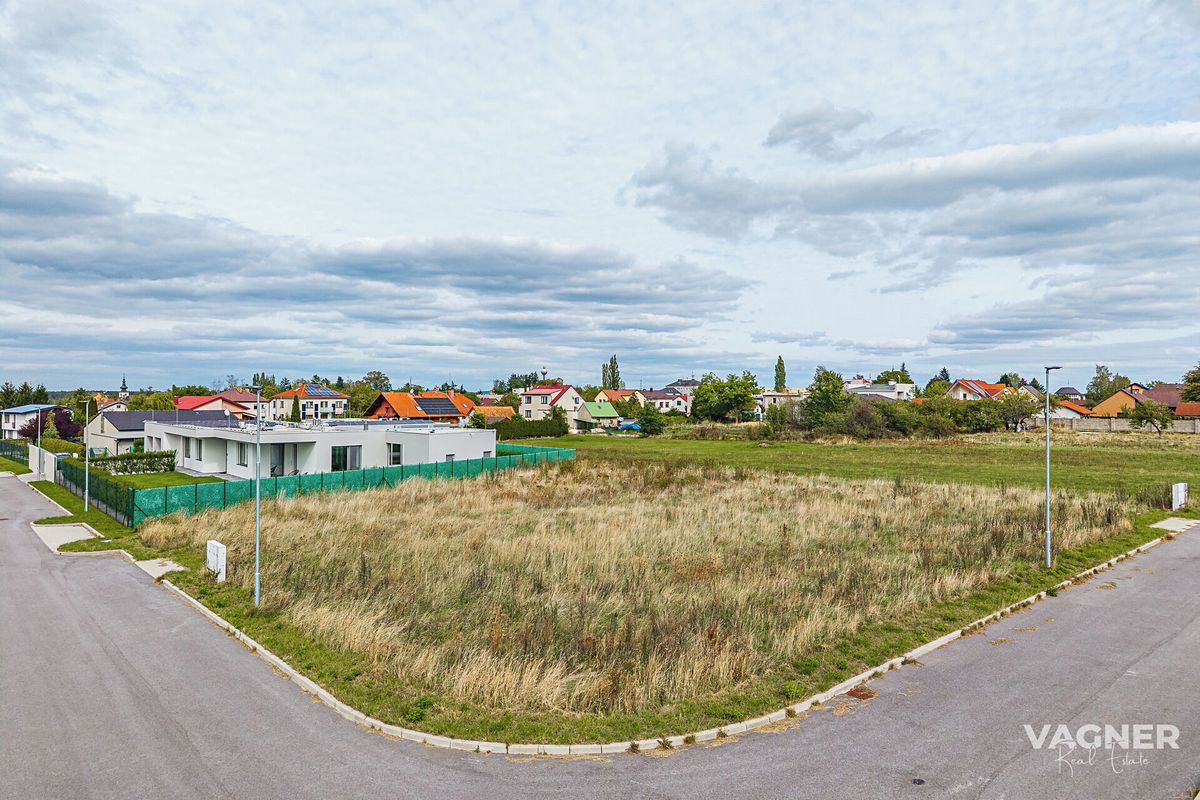 Prodej stavebního pozemku 740 m² – fotografie 3