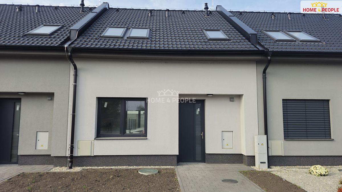 Prodej rodinného domu 101 m², pozemek 166 m², Pohořelice – fotka 1 z 3