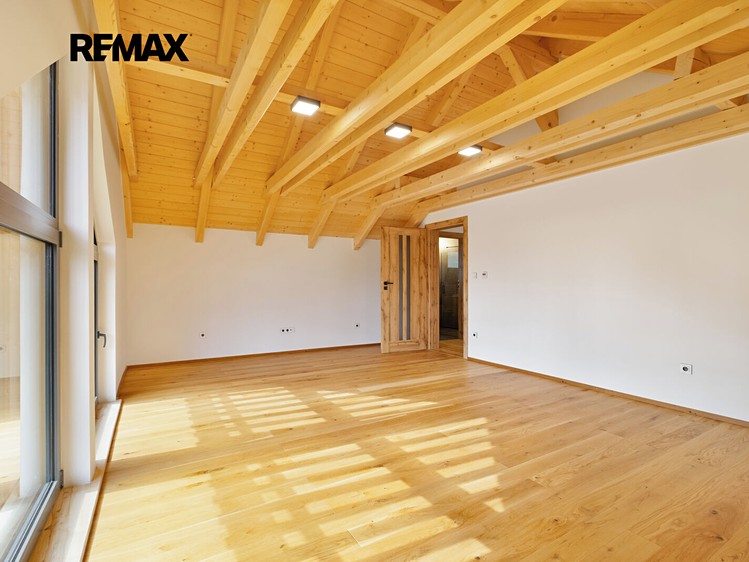 Комерційне приміщення на продаж, 206 м² (29 з 35)