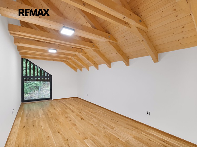 Комерційне приміщення на продаж, 206 м² (22 з 35)