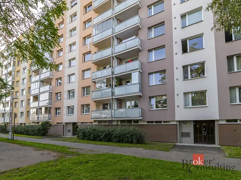 Prodej bytu 3+1 78 m², Hradec Králové – náhled fotky 2