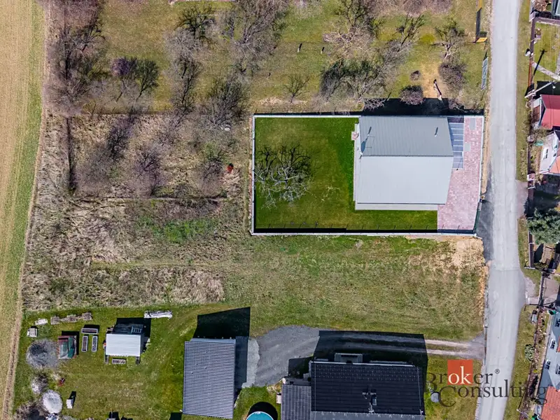 Prodej stavebního pozemku 787 m², Výrov – náhled fotky 2
