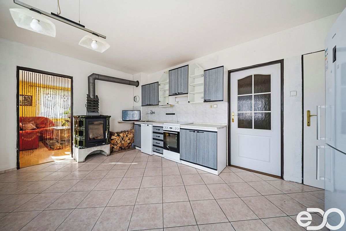 Prodej rodinného domu 177 m², pozemek 1195 m² – fotografie 5