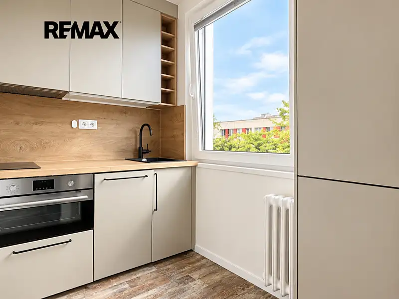Pronájem bytu 1+1 30 m², Praha – náhled fotky 2
