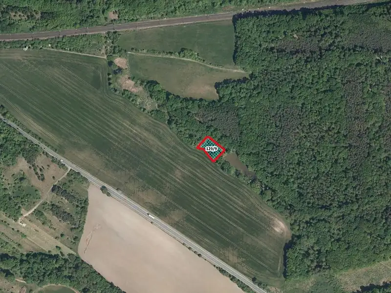 Prodej pozemku 1530 m², Valy – náhled fotky 2