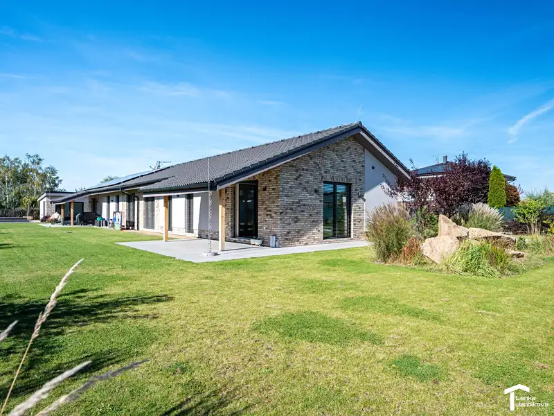 Pronájem rodinného domu 87 m², pozemek 490 m², Staré Hradiště – náhled fotky 1