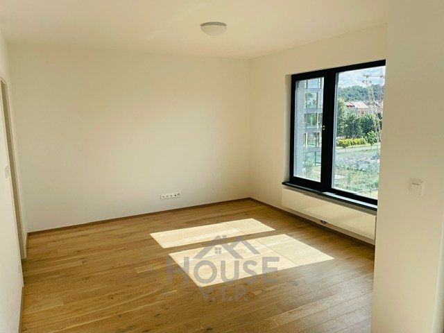 Pronájem bytu 2+kk 59 m² – fotografie 4