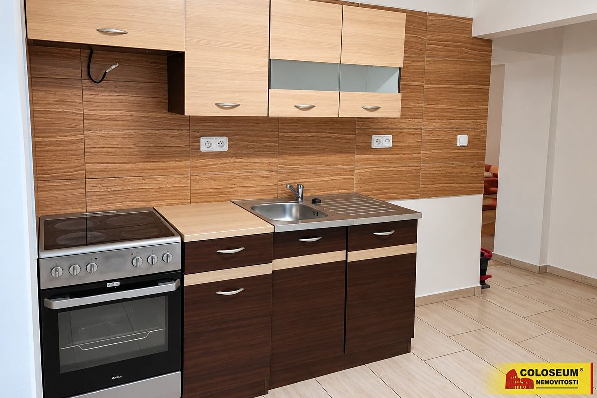 Pronájem rodinného domu 200 m², pozemek 572 m² – fotografie 4