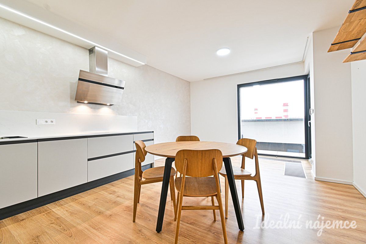 Pronájem bytu 2+kk 55 m² – fotografie 5