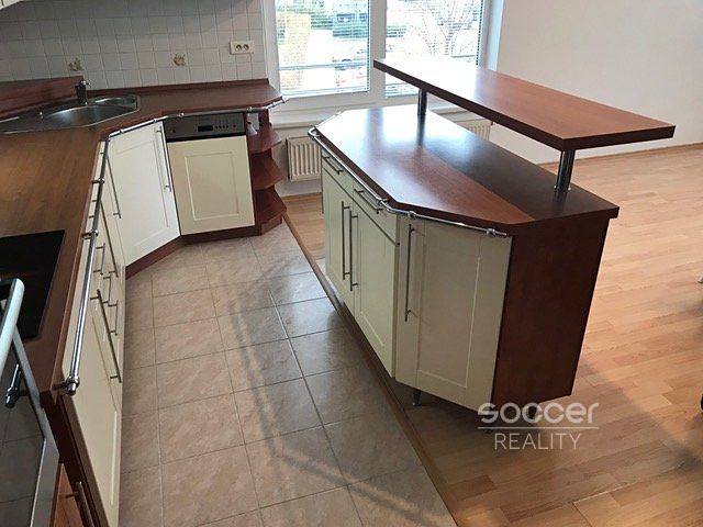 Pronájem bytu 2+kk 63 m² – fotografie 4