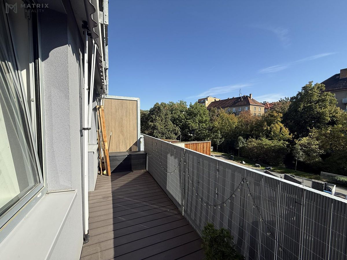 Pronájem bytu 2+kk 76 m² – fotografie 2