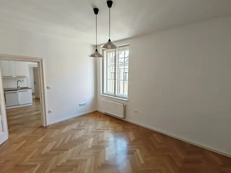 Pronájem bytu 2+1 61 m², Praha – náhled fotky 2