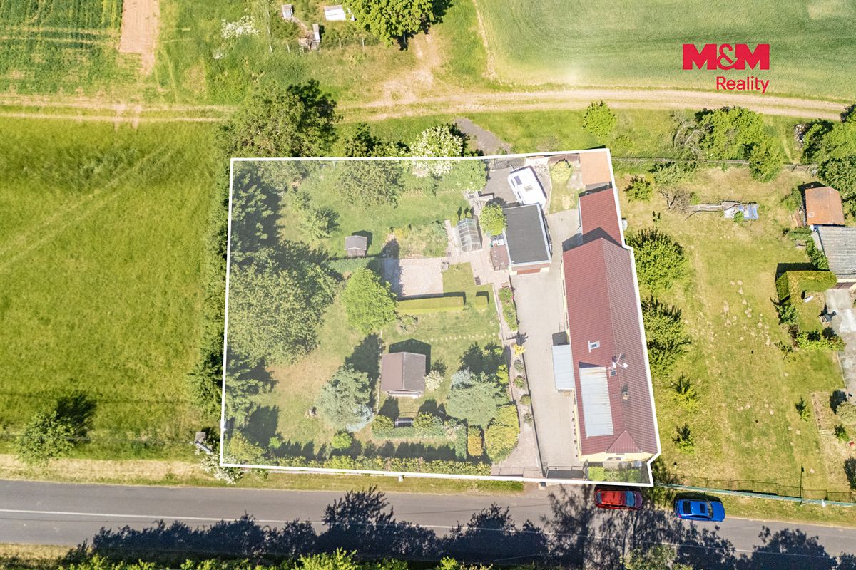 Prodej rodinného domu 160 m², pozemek 1340 m² – fotografie 2
