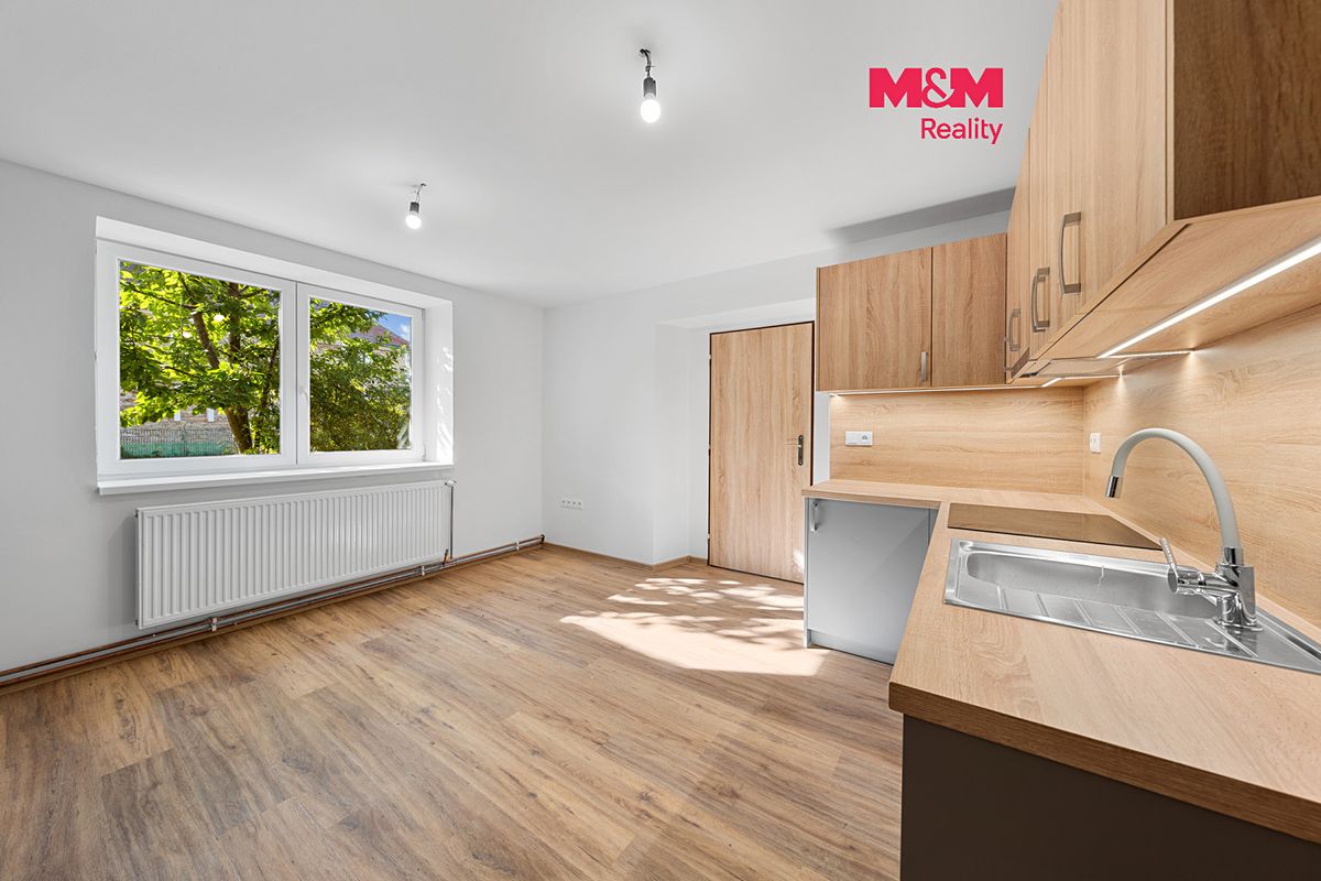 Prodej rodinného domu 400 m², pozemek 2967 m²