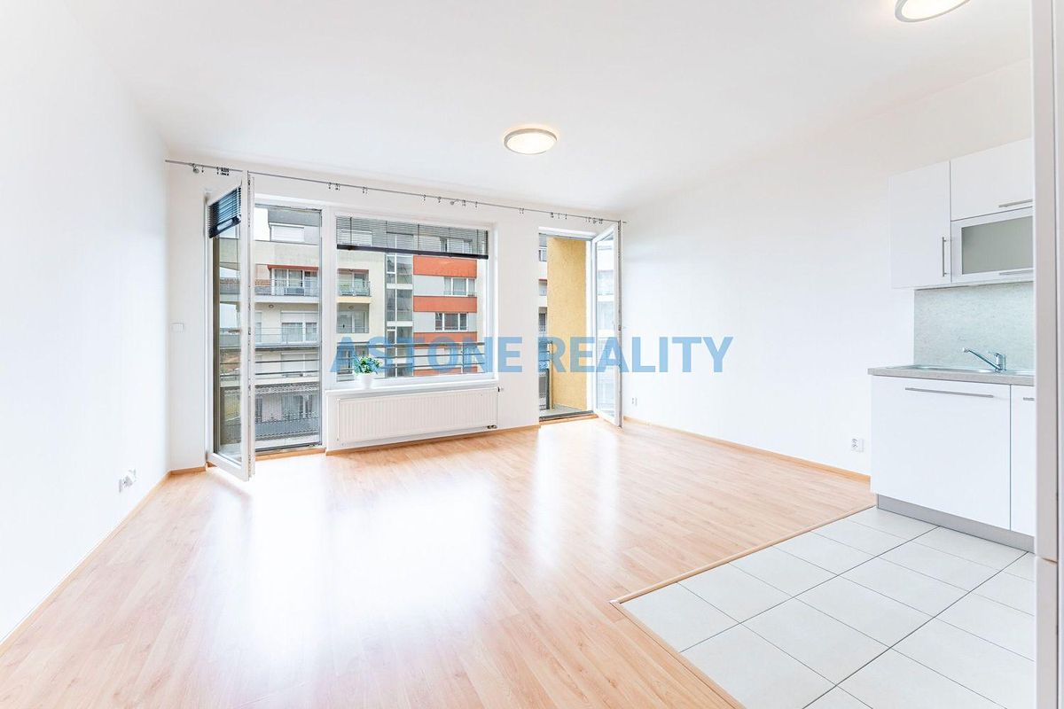 Pronájem bytu 1+kk 42 m²