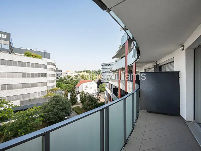 Prodej bytu 1+kk 39 m², Praha – náhled fotky 1