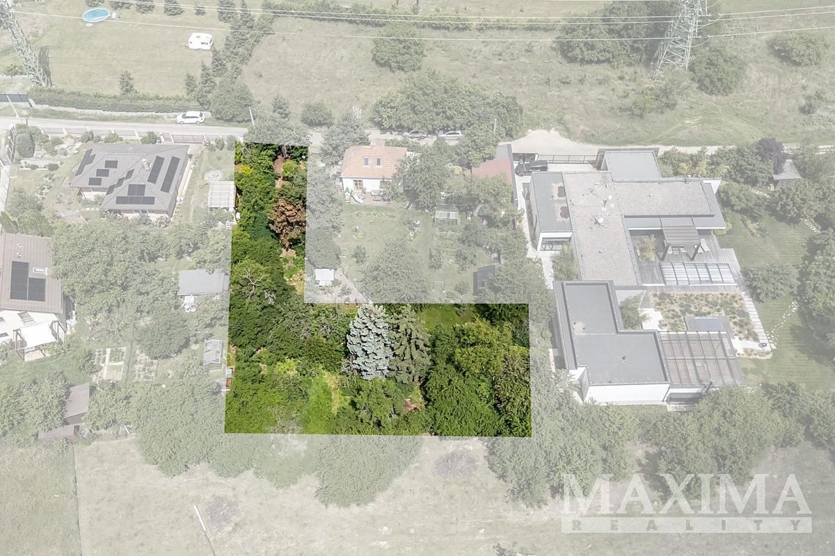 Prodej stavebního pozemku 890 m²